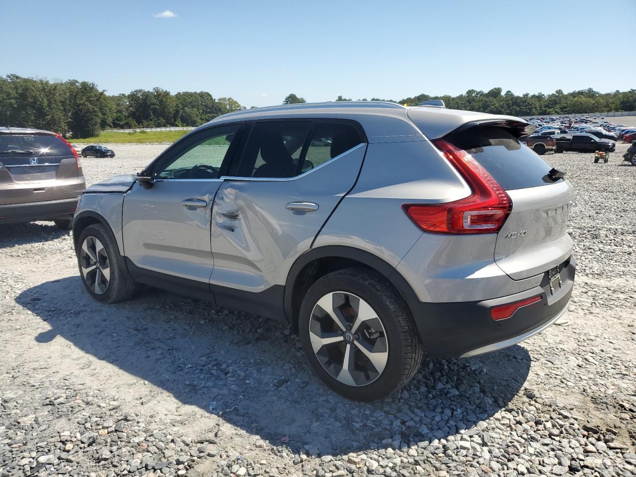 2024 Volvo Xc40 Core - Фото 2