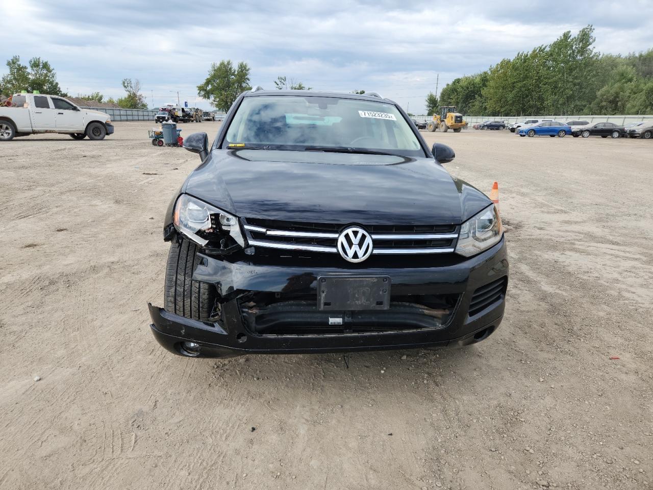 2014 Volkswagen Touareg V6 - Image 5