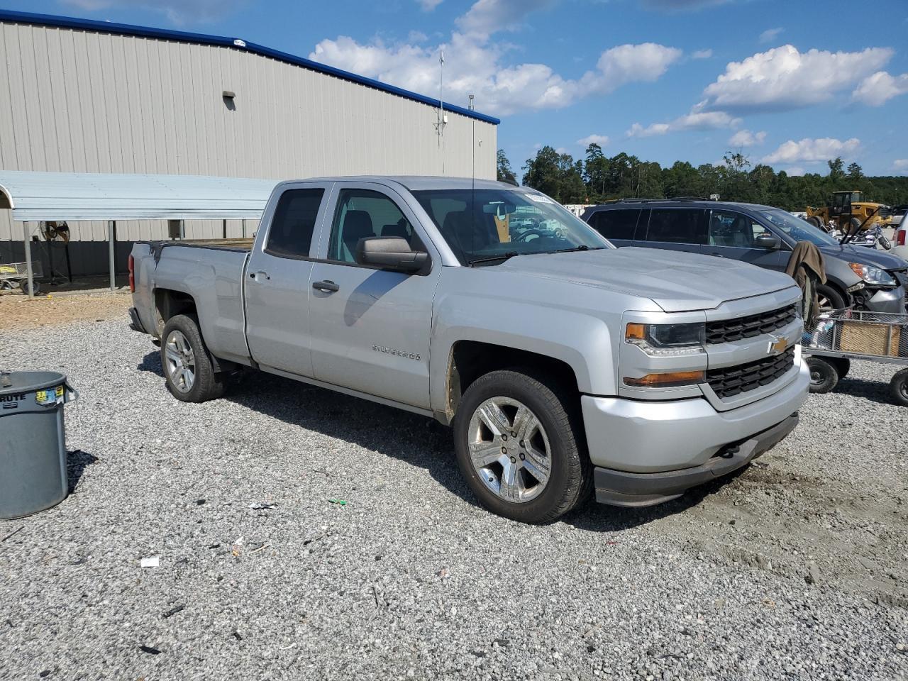 2017 Chevrolet Silverado C1500 Custom - Фото 4
