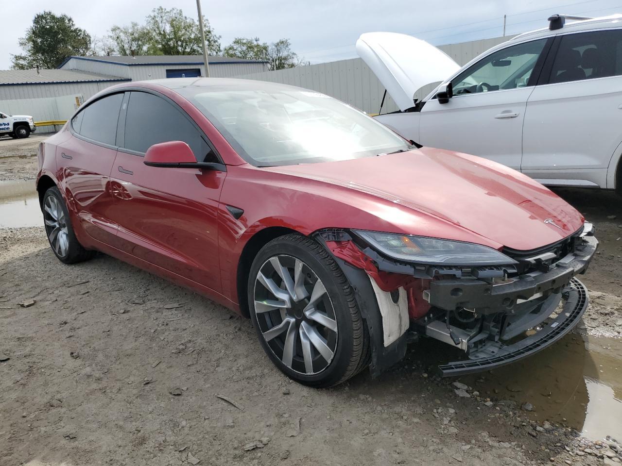 2024 Tesla Model 3 - Фото 4