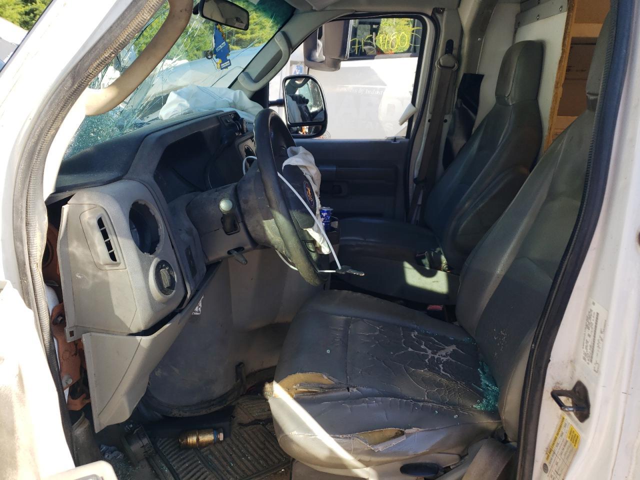 2010 Ford Econoline E350 Super Duty Cutaway Van - Image 7