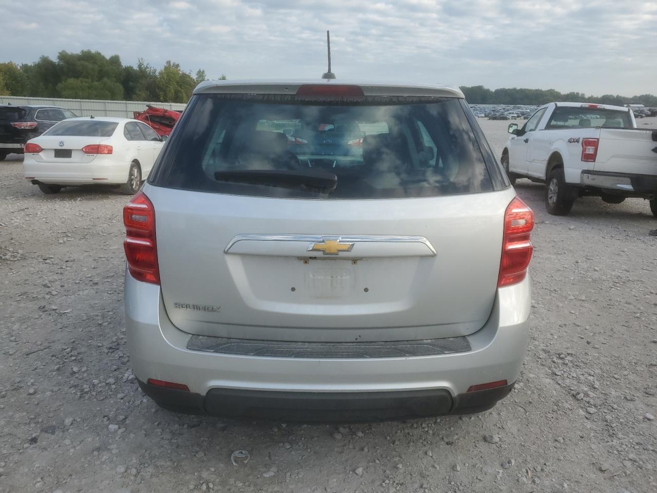 2017 Chevrolet Equinox Ls - Фото 6