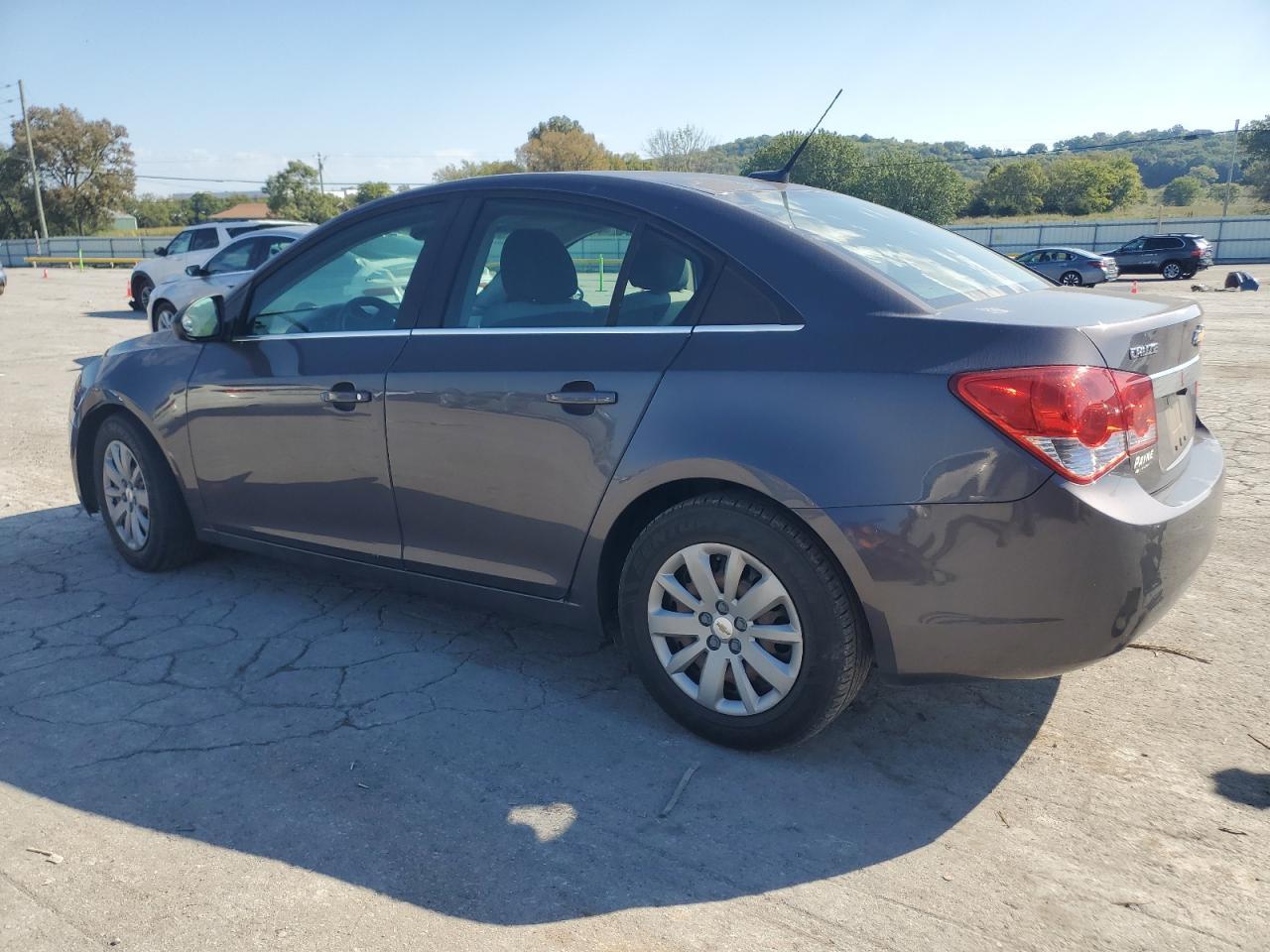 2011 Chev Cruze Ls - Фото 2