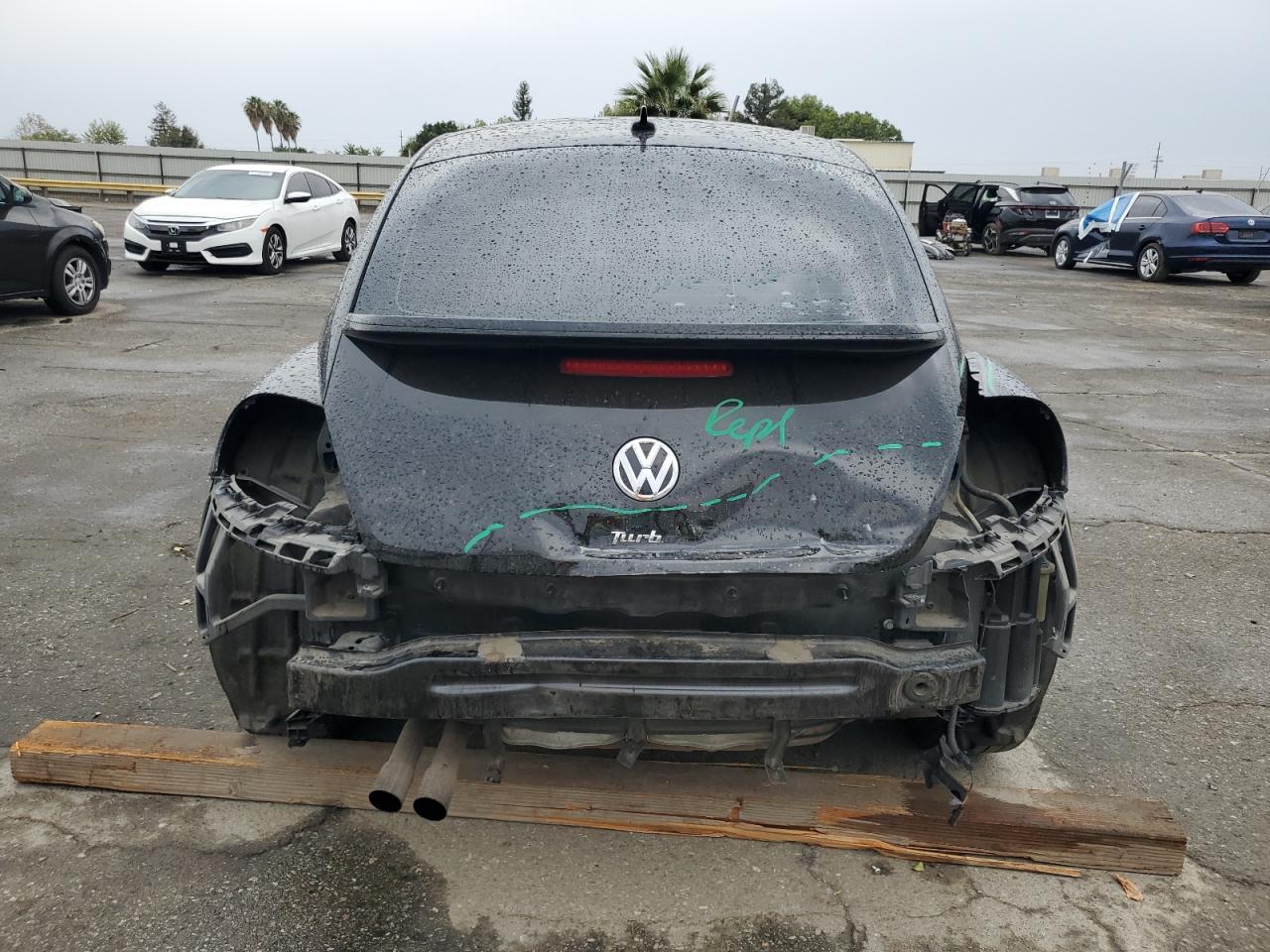 2016 Volkswagen Beetle Se - Фото 6