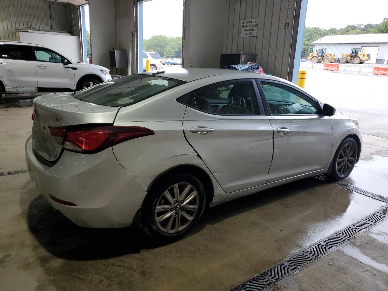 2016 Hyundai Elantra Se - Фото 3