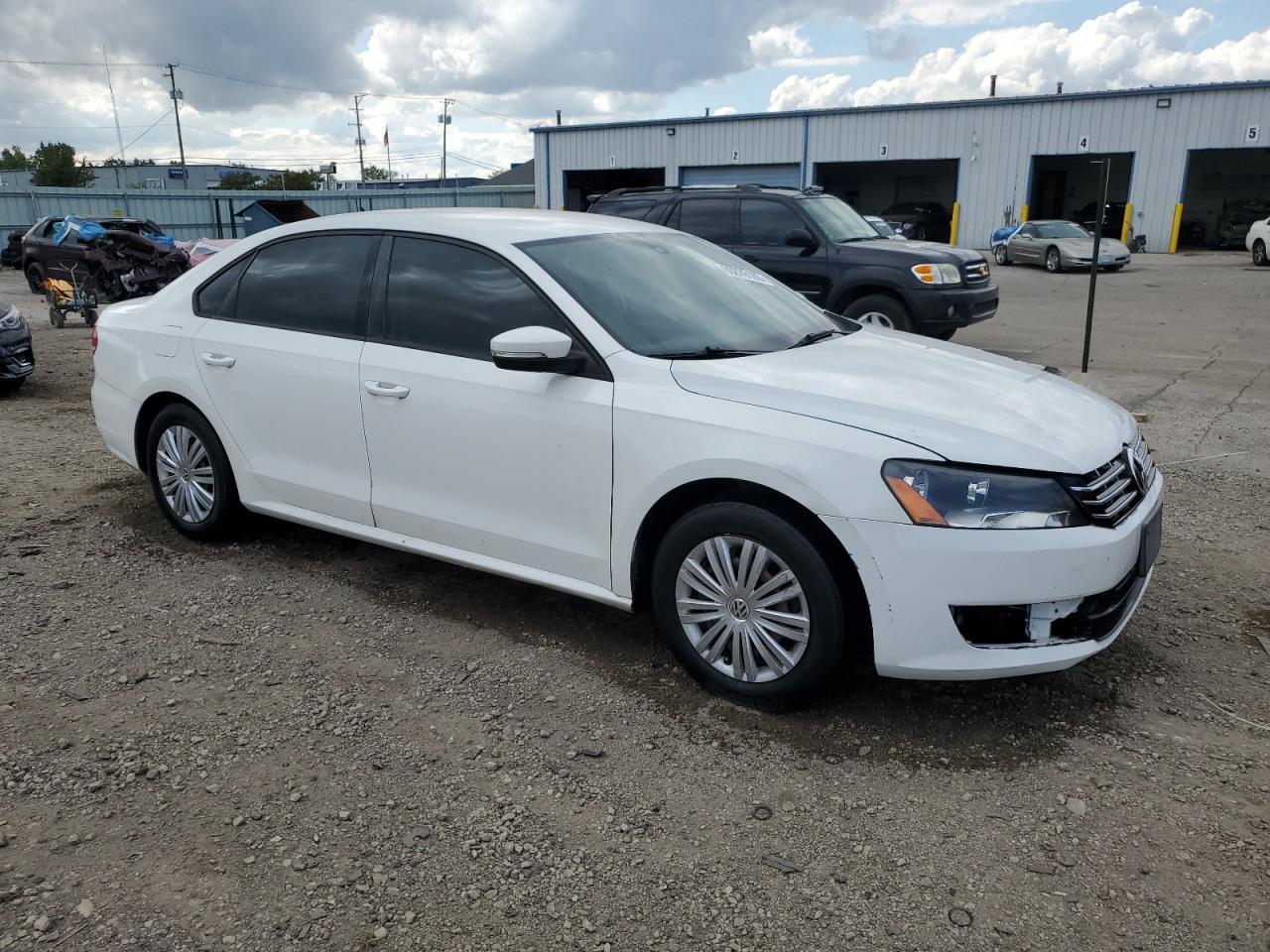 2014 Volkswagen Passat S - Image 4