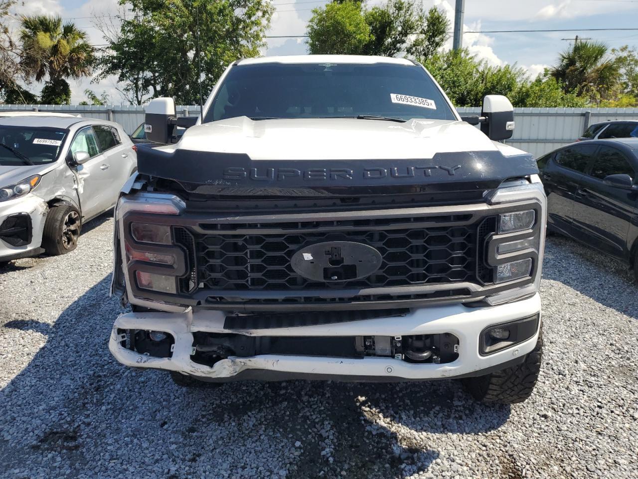 2023 Ford F250 Super Duty - Фото 5