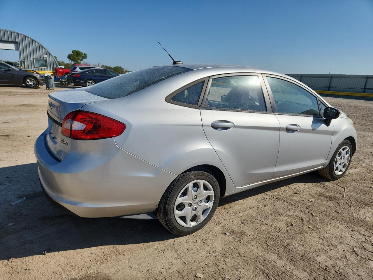 2013 Ford Fiesta Se - Фото 3