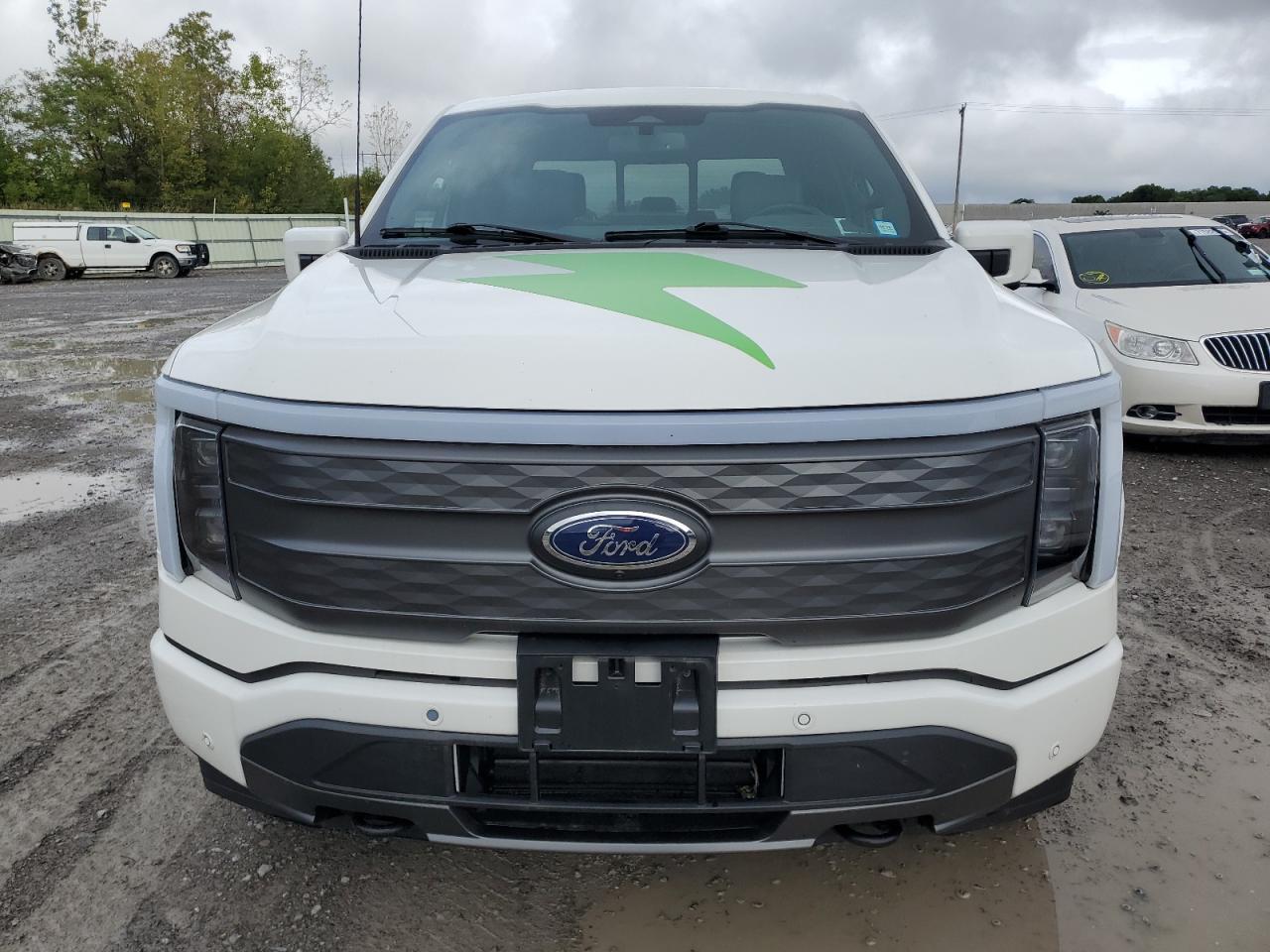 2023 Ford F150 Lightning Pro - Фото 5