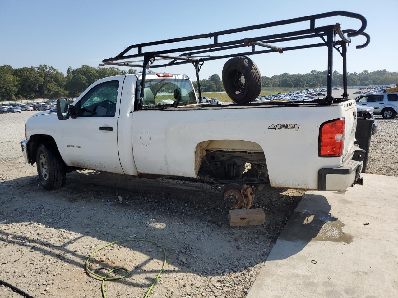 2013 Chevrolet Silverado K2500 Heavy Duty - Image 2