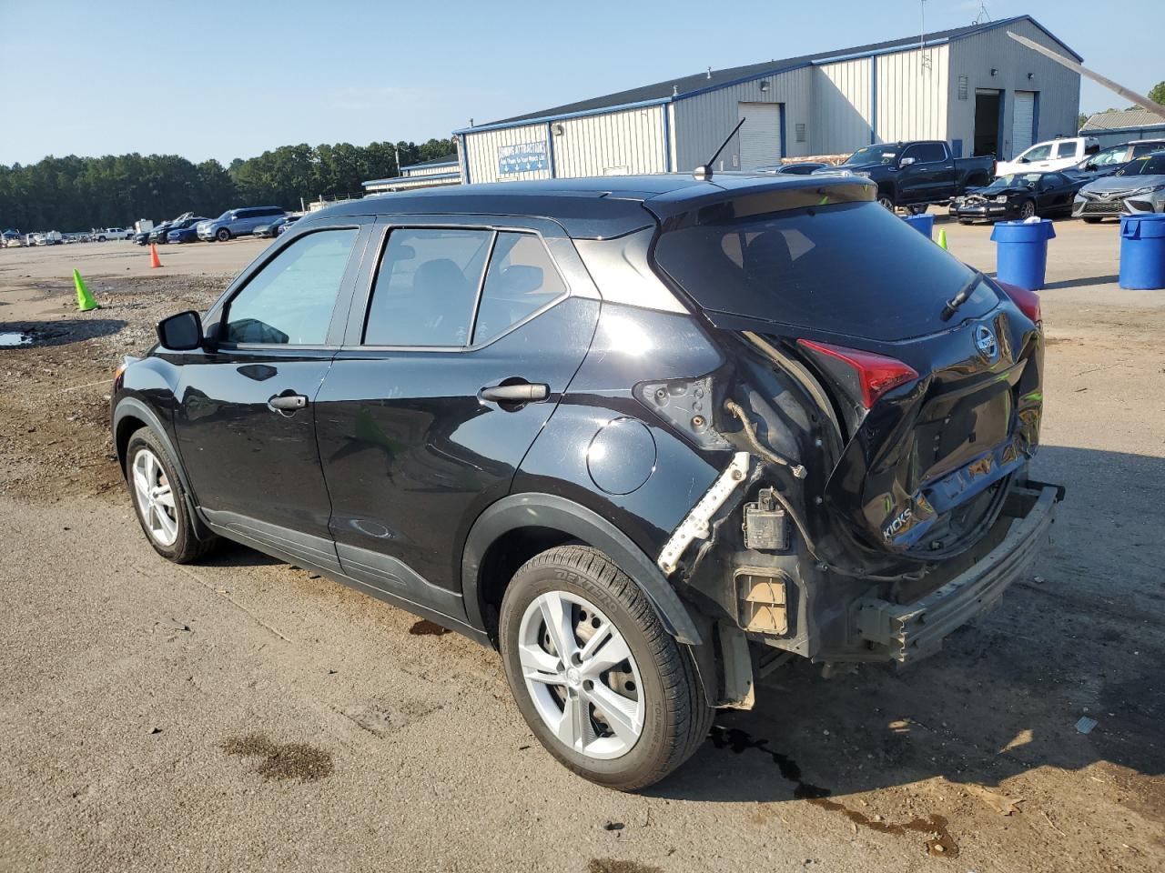 2020 Nissan Kicks S - Фото 2