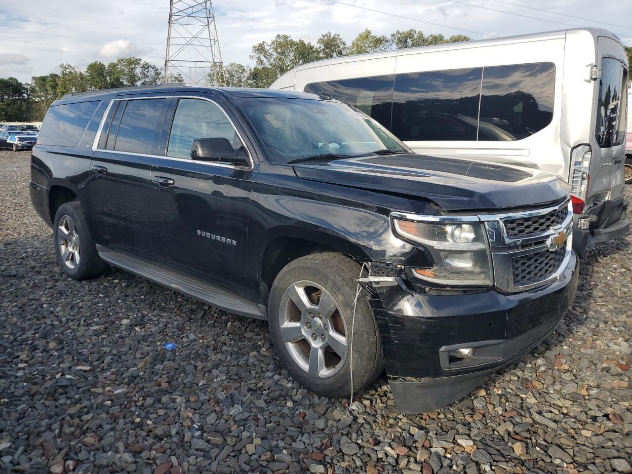 2016 Chevrolet Suburban K1500 Lt - Image 4