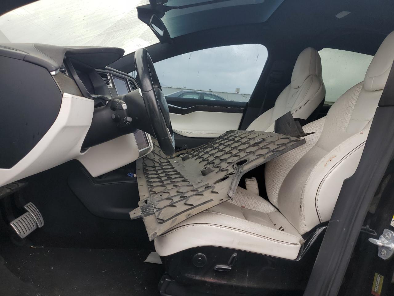 2016 Tesla Model X - Image 7