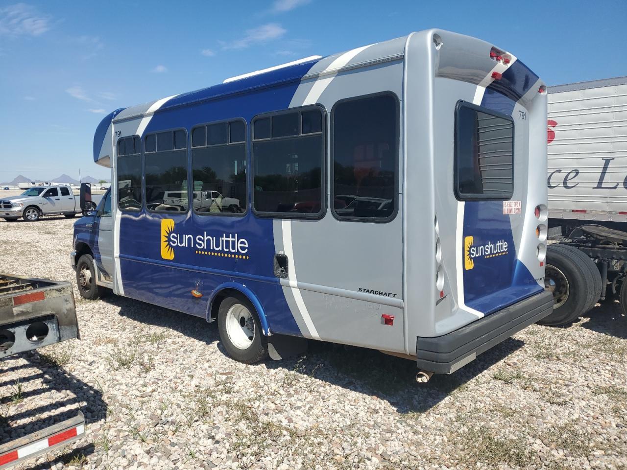 2019 Ford Econoline E350 Super Duty Cutaway Van - Фото 2