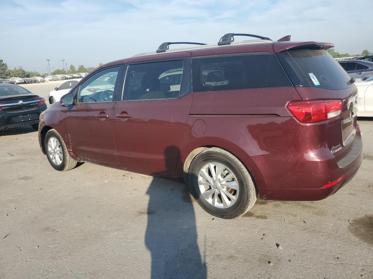 2015 Kia Sedona Lx - Image 2