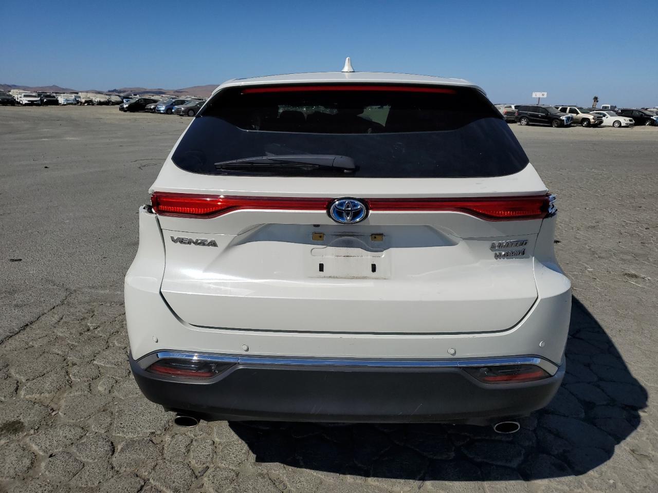 2021 Toyota Venza Le - Фото 6