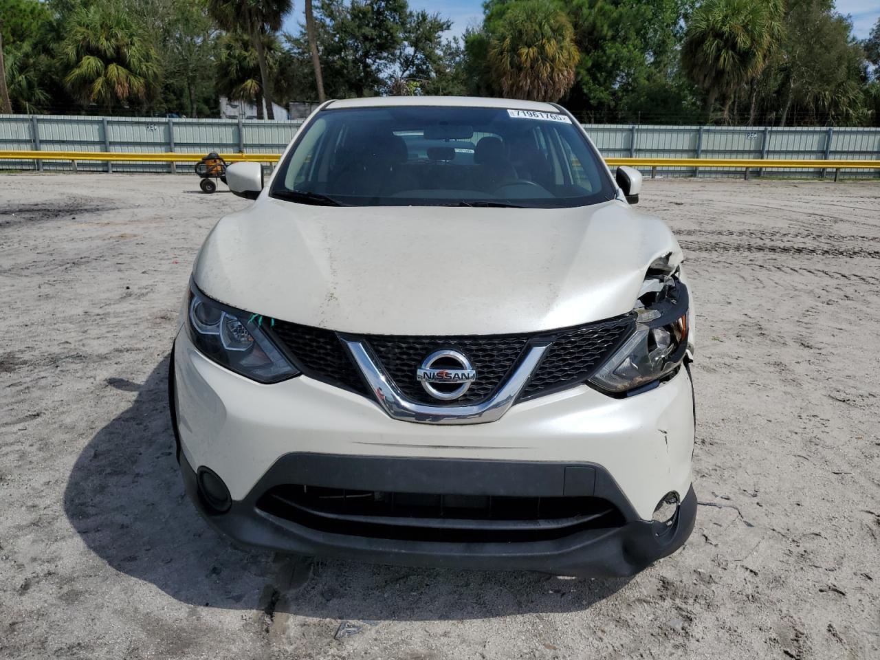 2017 Nissan Rogue Sport S - Фото 5