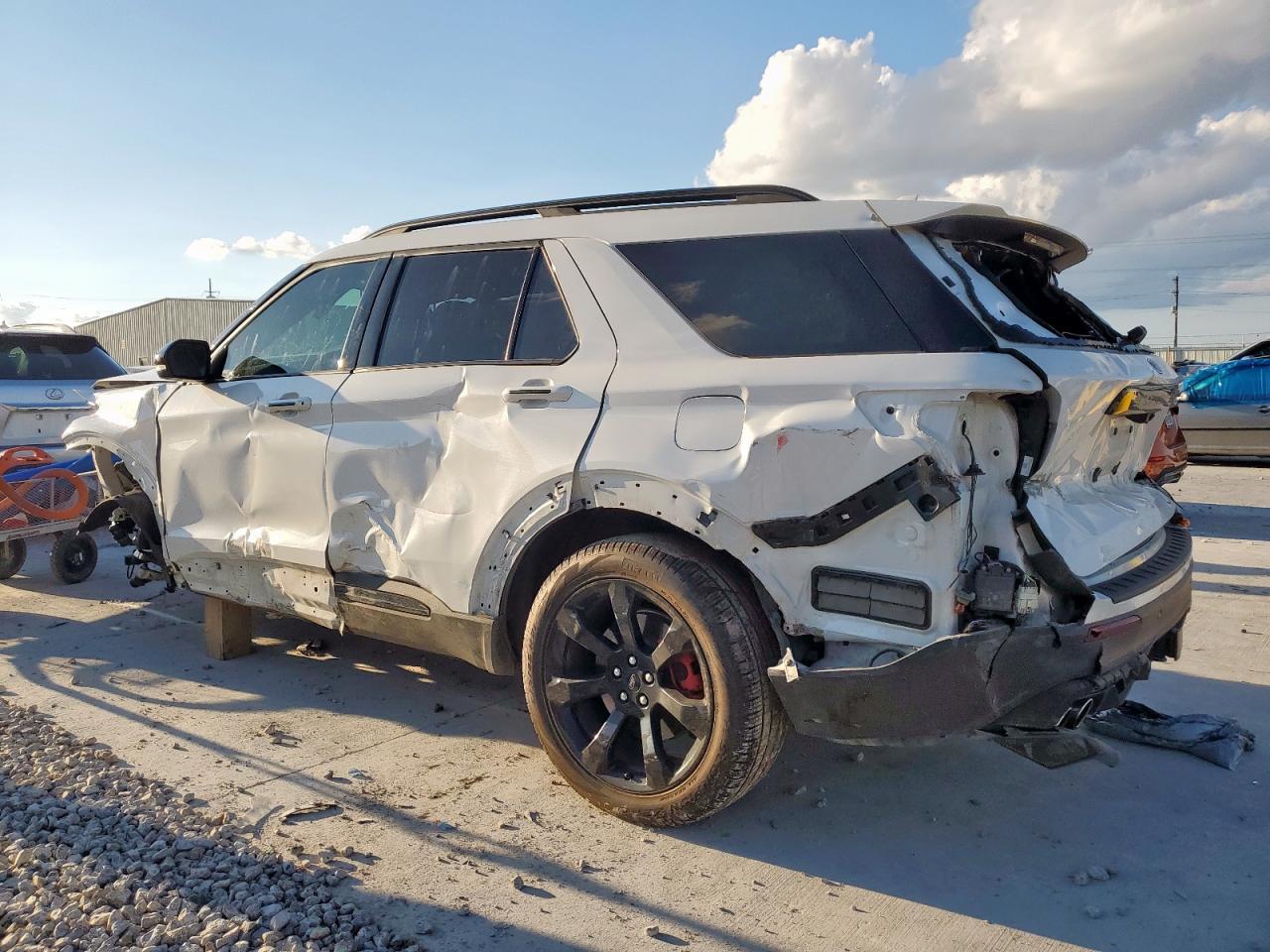 2021 Ford Explorer St - Image 2