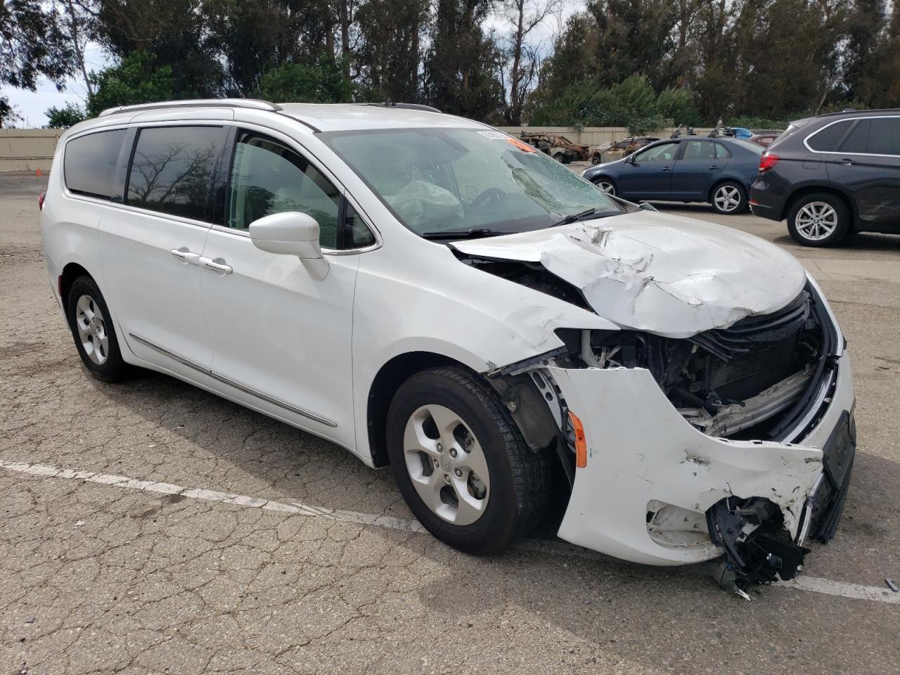 2018 Chrysler Pacifica Hybrid Touring L - Фото 4