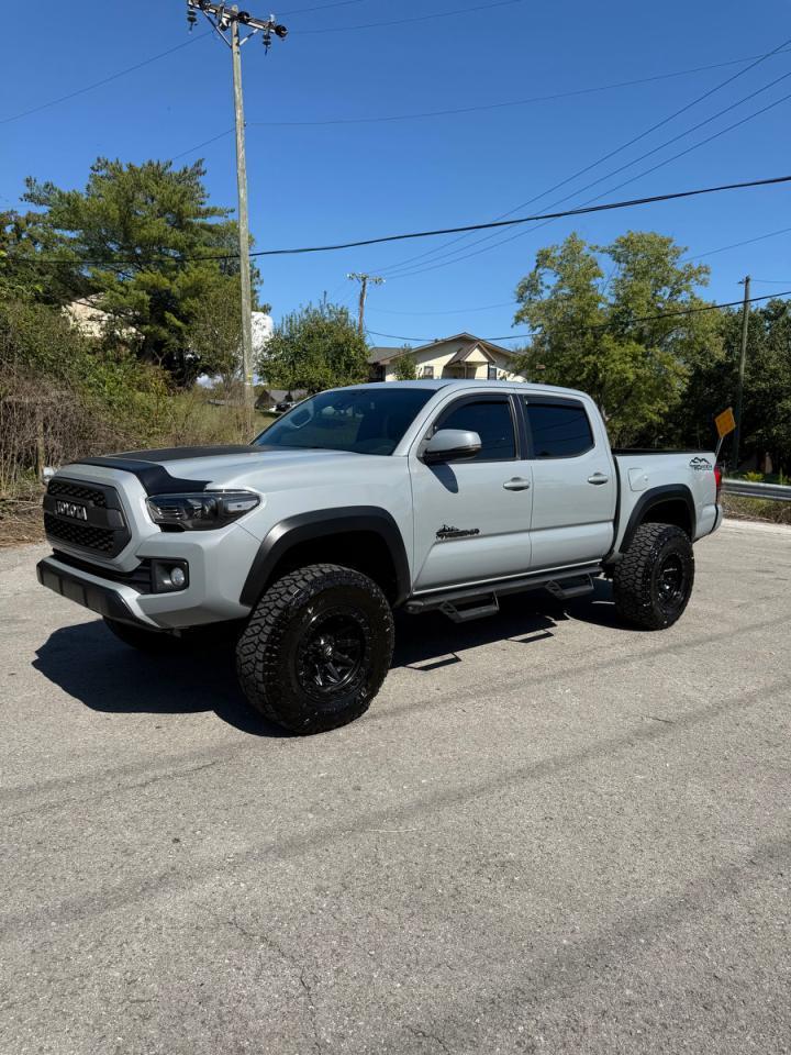 2019 Toyota Tacoma Double Cab - Фото 2