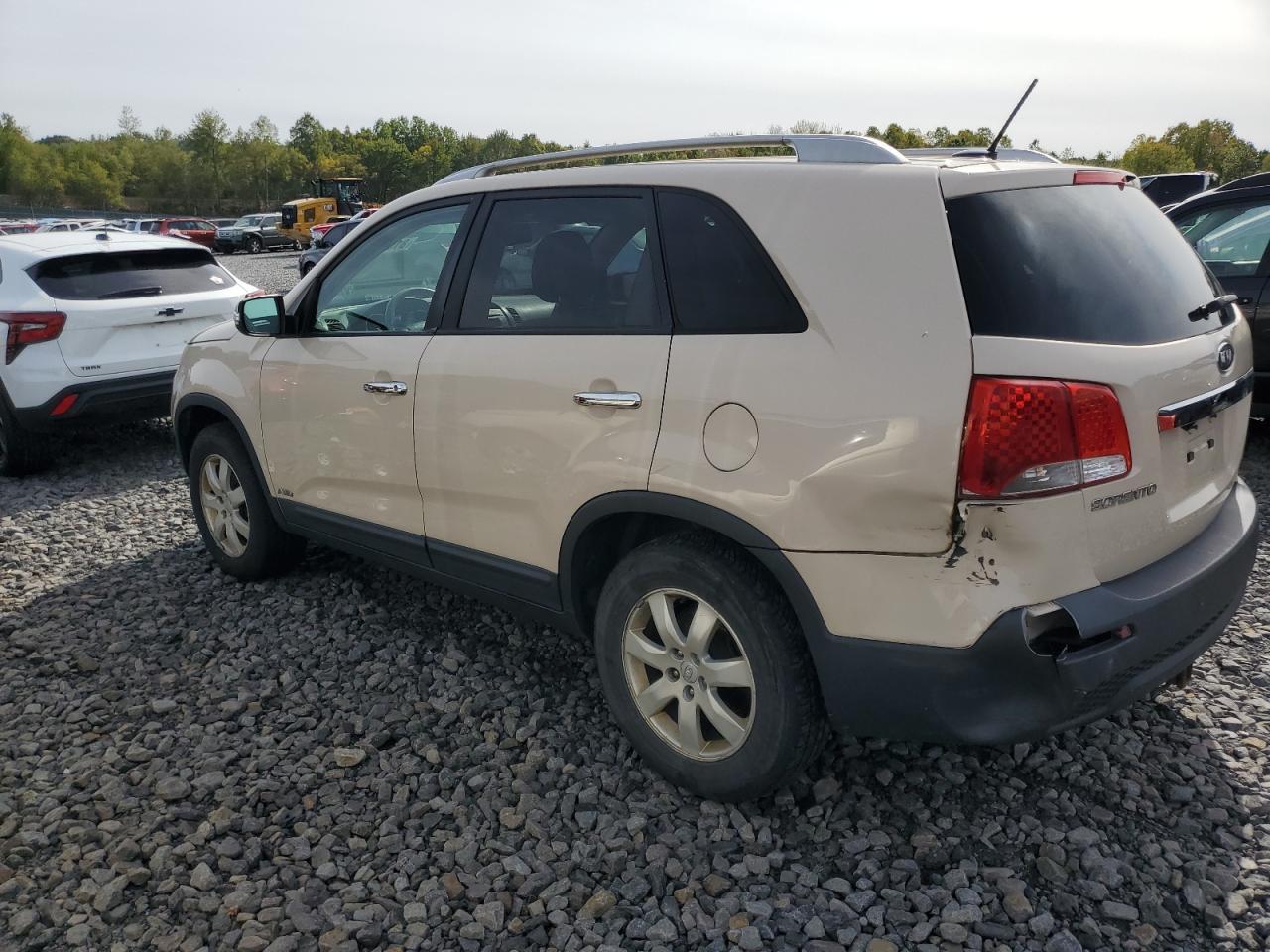 2011 Kia Sorento Base - Image 2