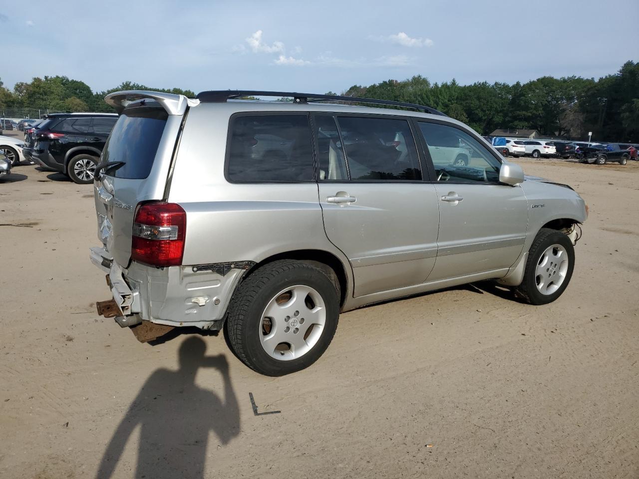 2005 Toyota Highlander Limited - Image 3