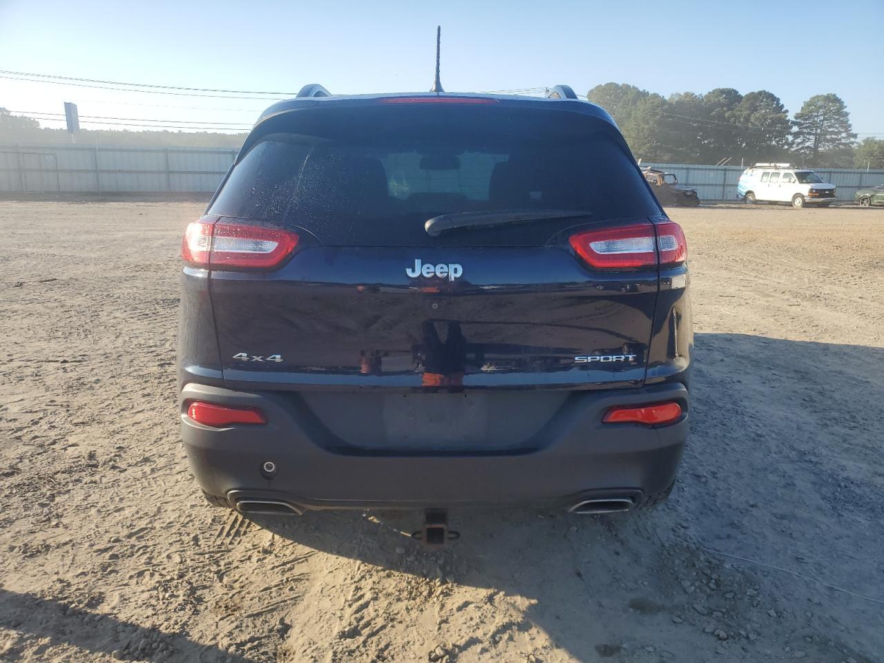 2016 Jeep Cherokee Sport - Фото 6