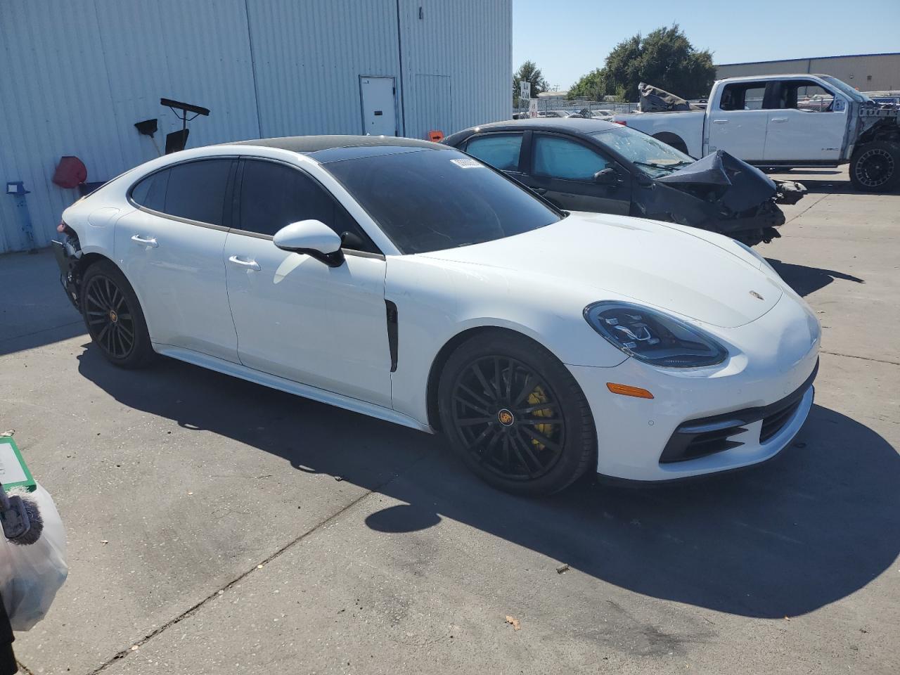 2018 Porsche Panamera 4 - Image 4