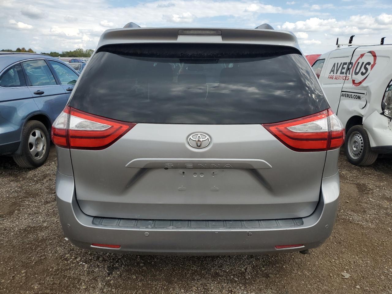 2015 Toyota Sienna Xle - Фото 6