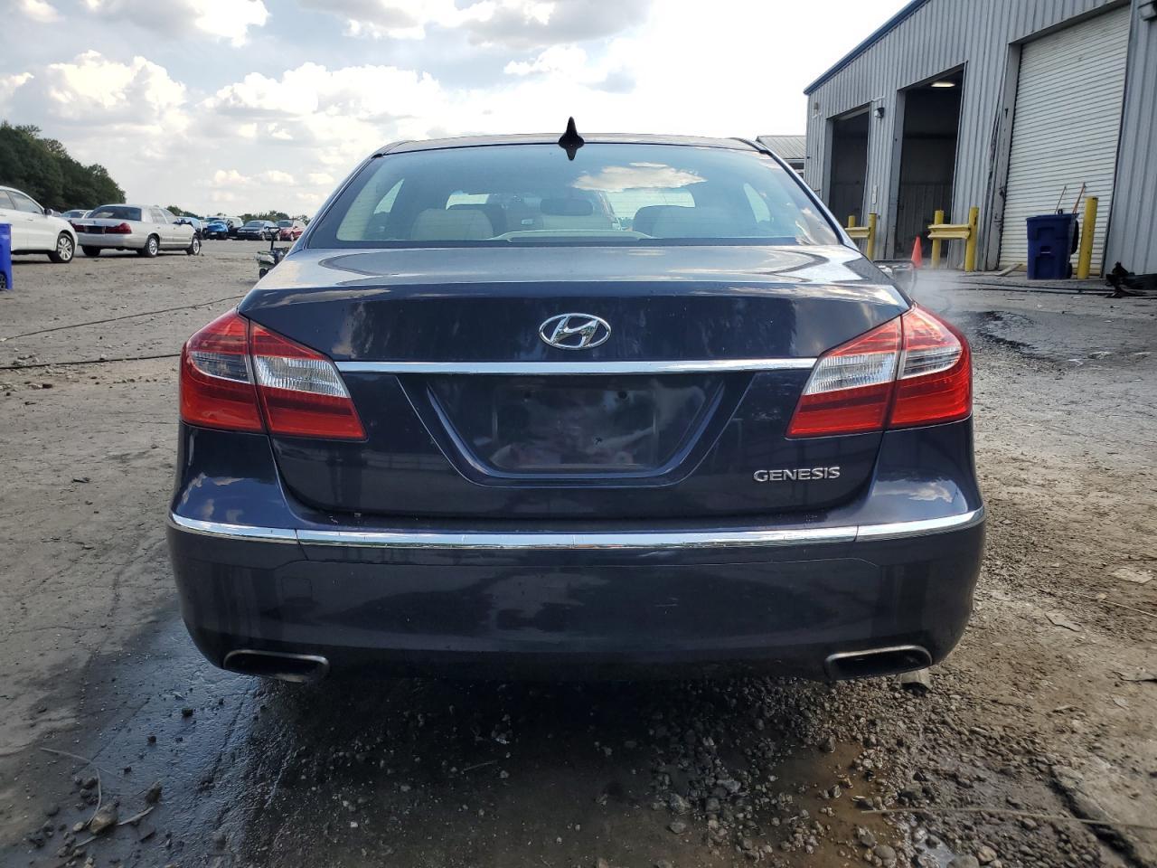 2012 Hyundai Genesis 3.8L - Фото 6