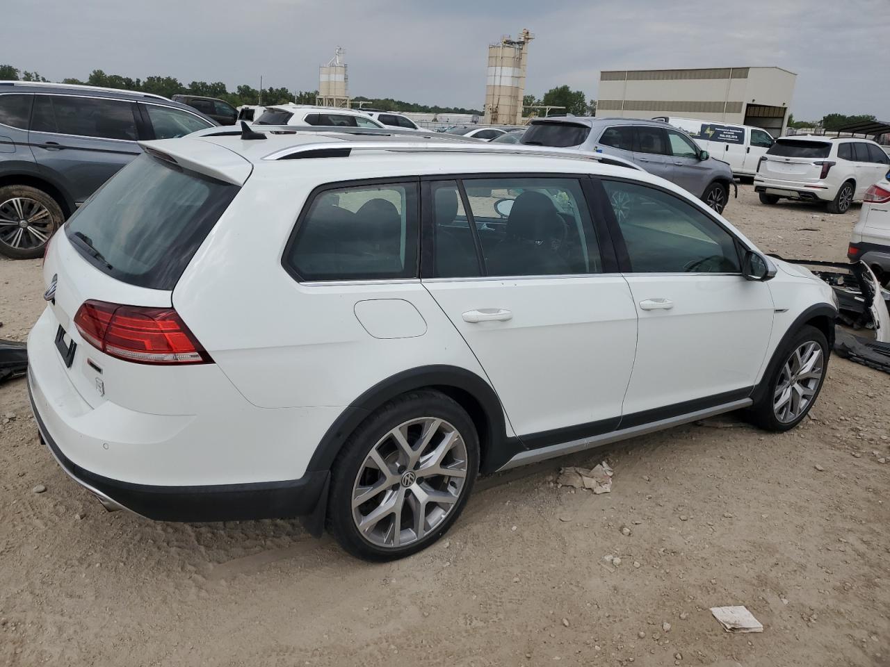 2019 Volkswagen Golf Alltrack S - Фото 3