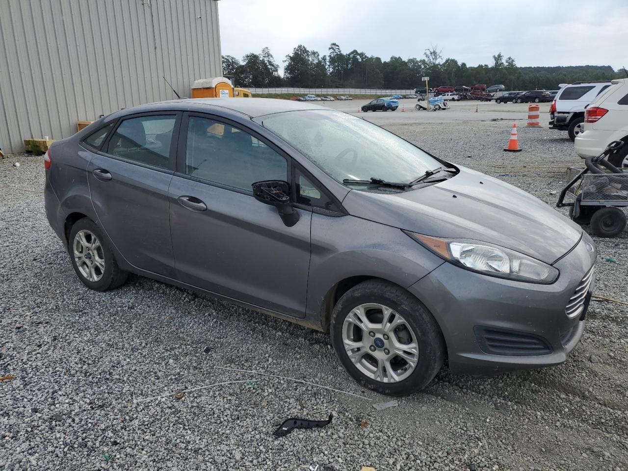 2014 Ford Fiesta Se - Фото 4