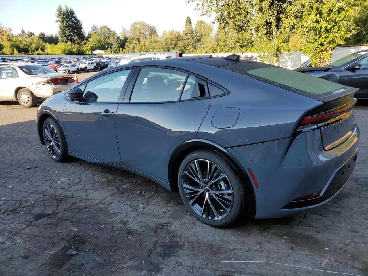 2025 Toyota Prius Le - Фото 2