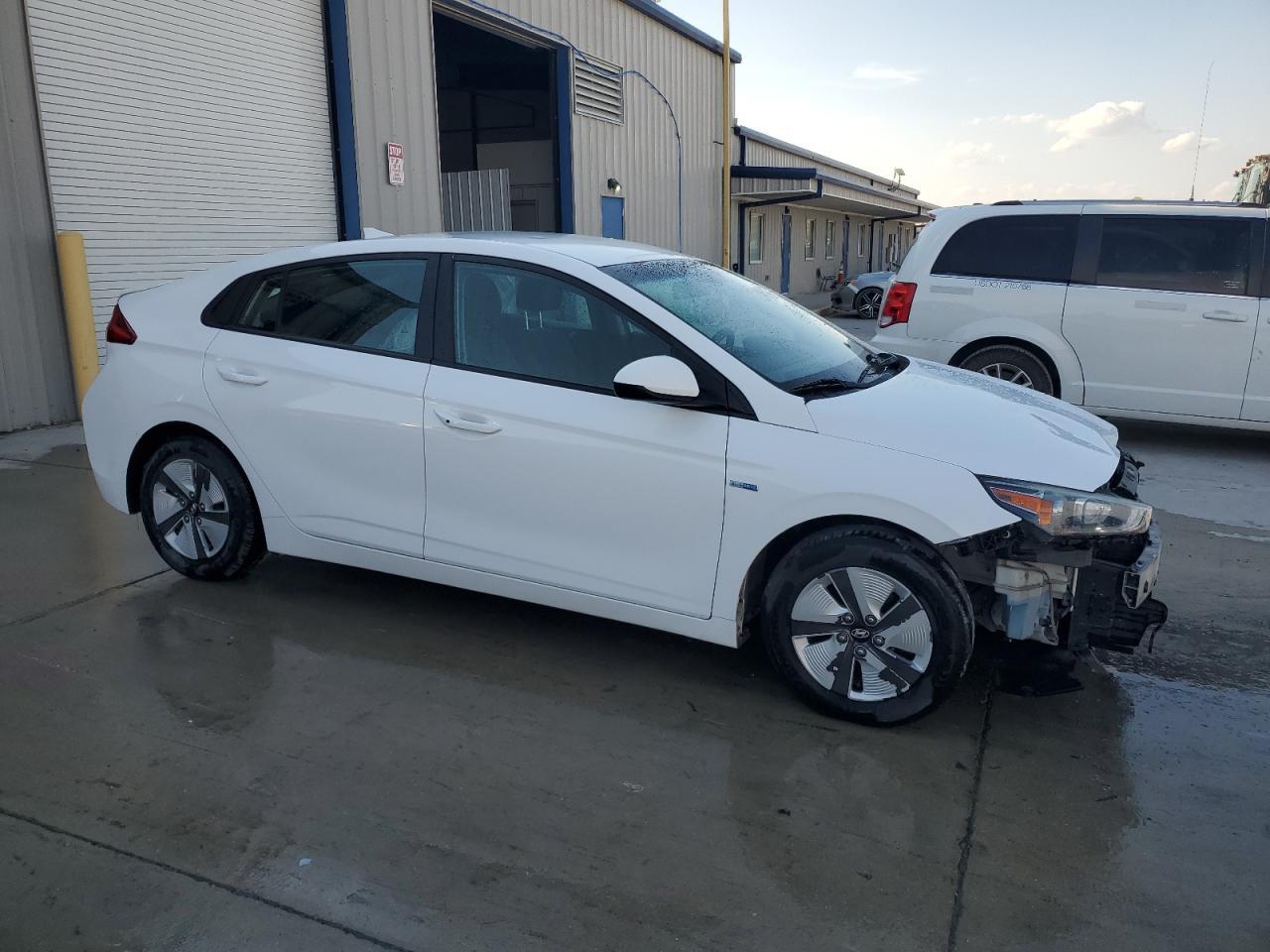 2017 Hyundai Ioniq Blue - Фото 4