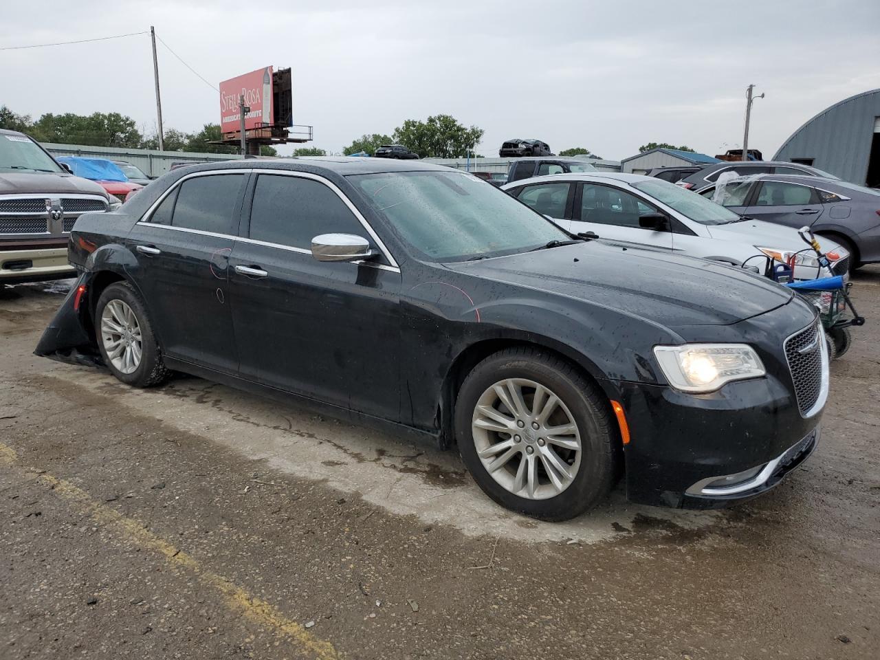 2016 Chrysler 300C - Фото 4