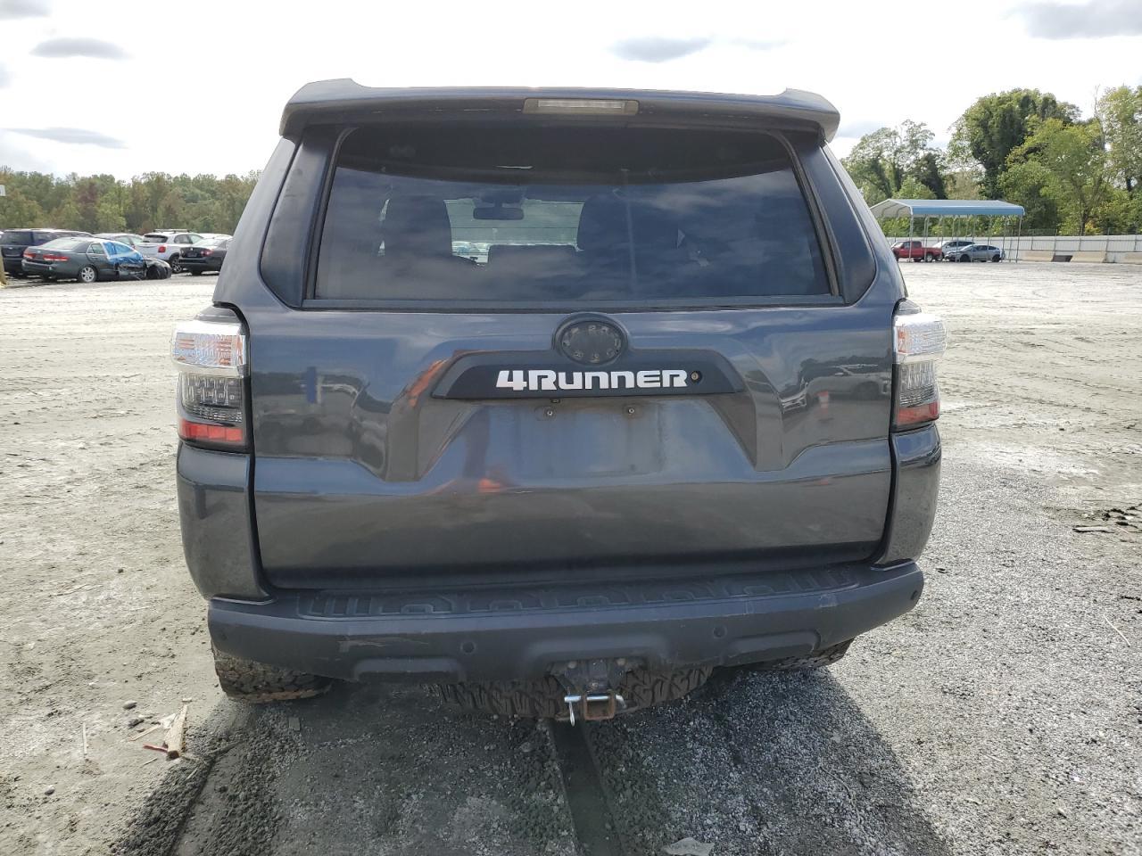 2015 Toyota 4Runner Sr5/Sr5 Premium - Image 6