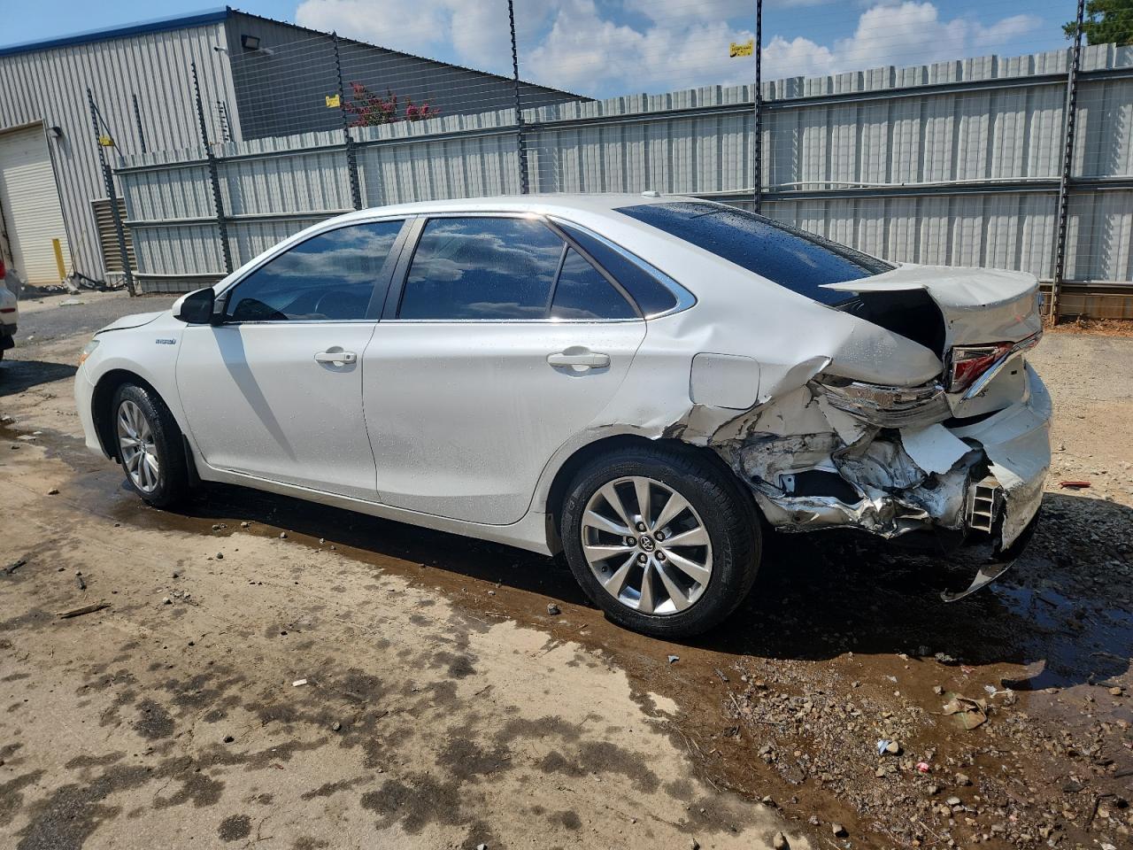 2016 Toyota Camry Hybrid - Image 2