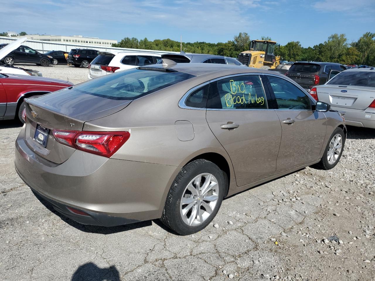 2022 Chevrolet Malibu - Фото 3