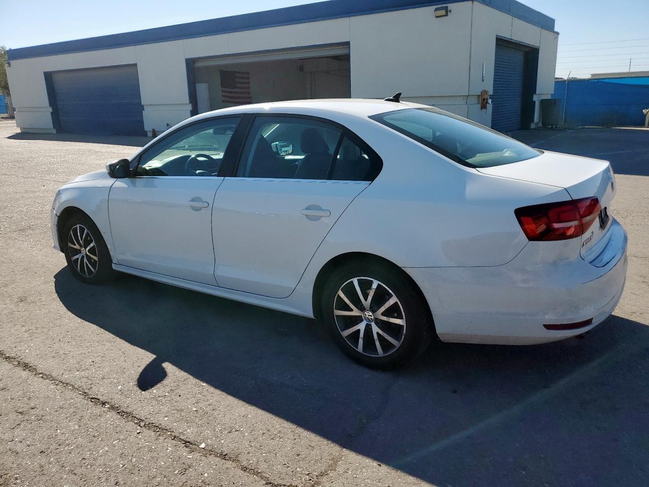 2018 Volkswagen Jetta Se - Image 2