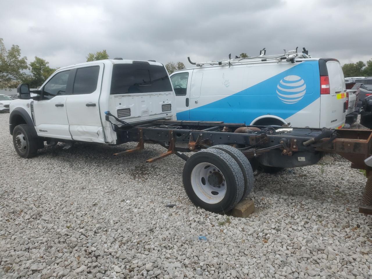 2023 Ford F550 Super Duty - Фото 2