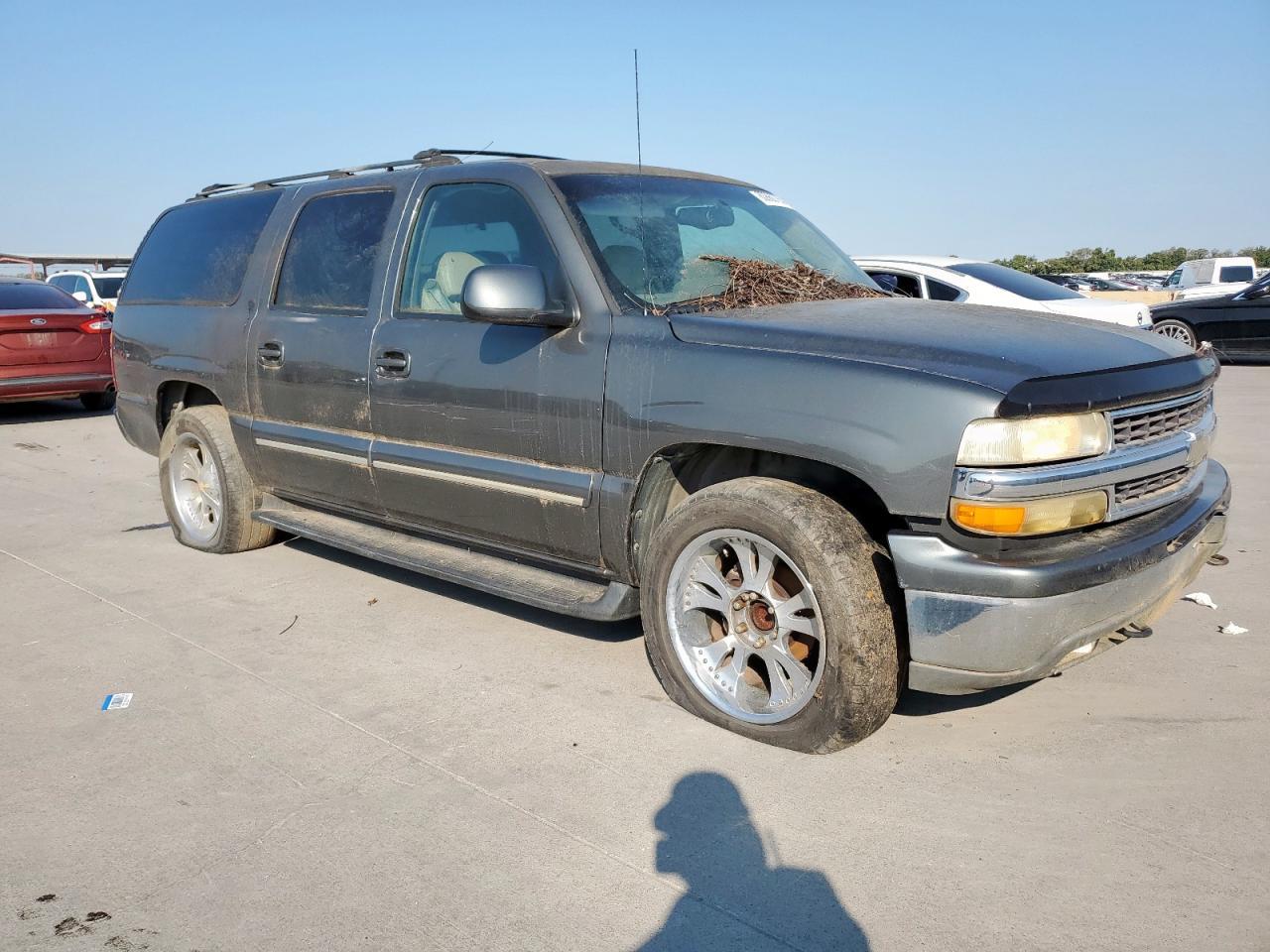 2001 Chevrolet Suburban C1500 - Image 4