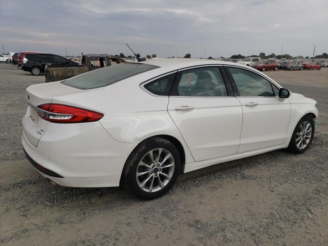 2017 Ford Fusion Se - Image 3