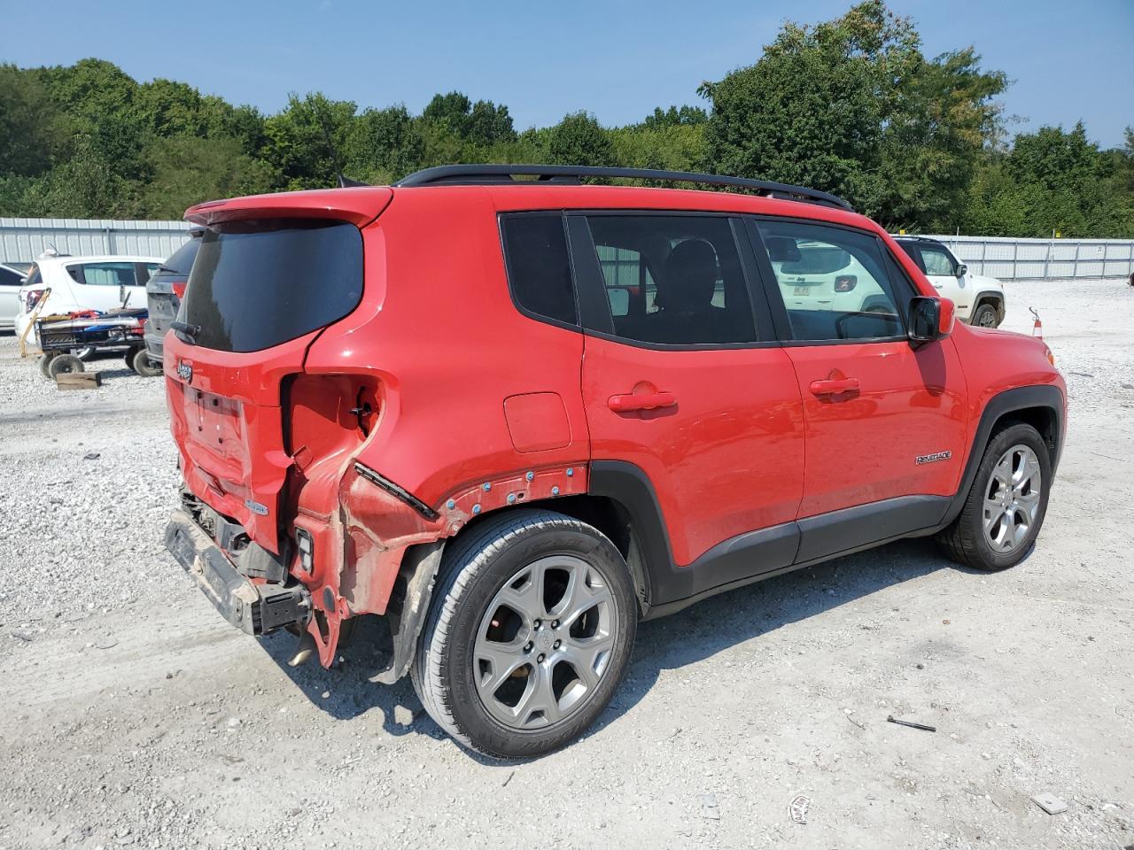 2019 Jeep Renegade Latitude - Image 3