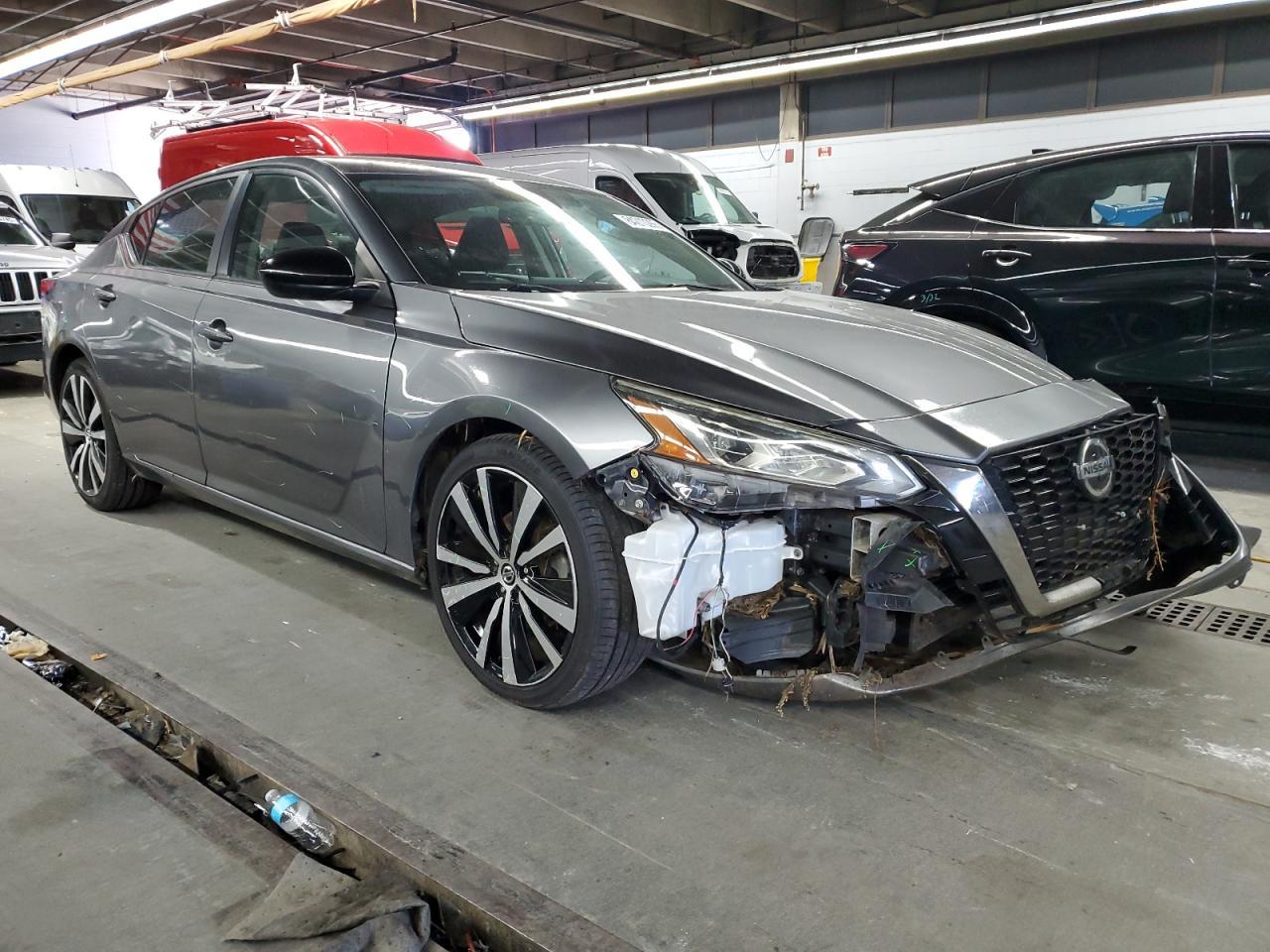 2020 Nissan Altima Sr - Image 4