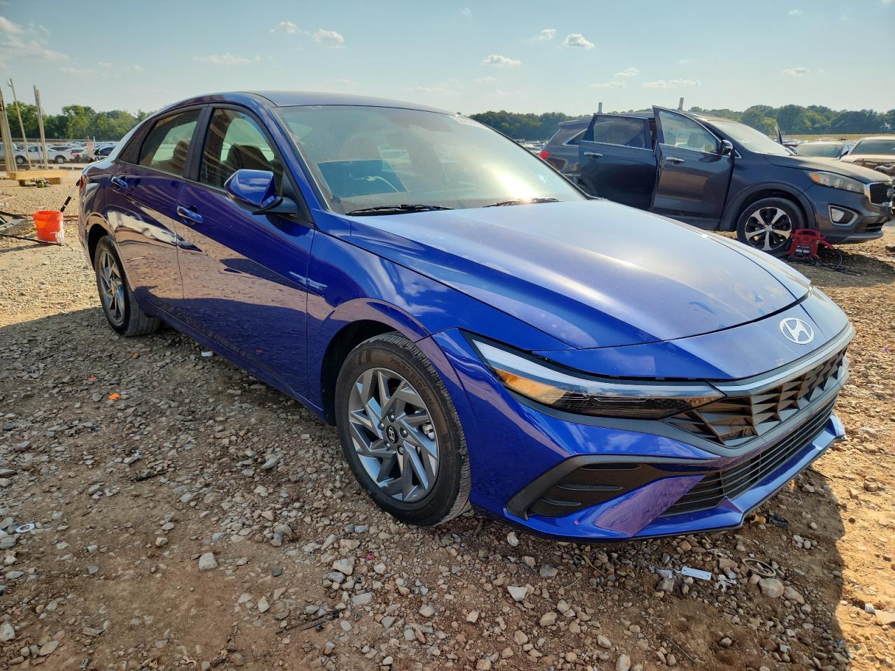 2024 Hyundai Elantra Blue - Фото 4