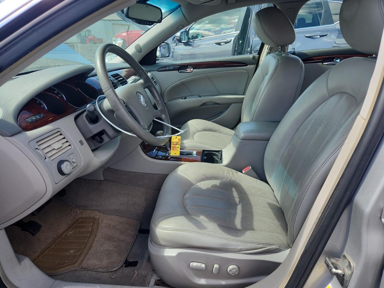 2010 Buick Lucerne Cxl - Image 7