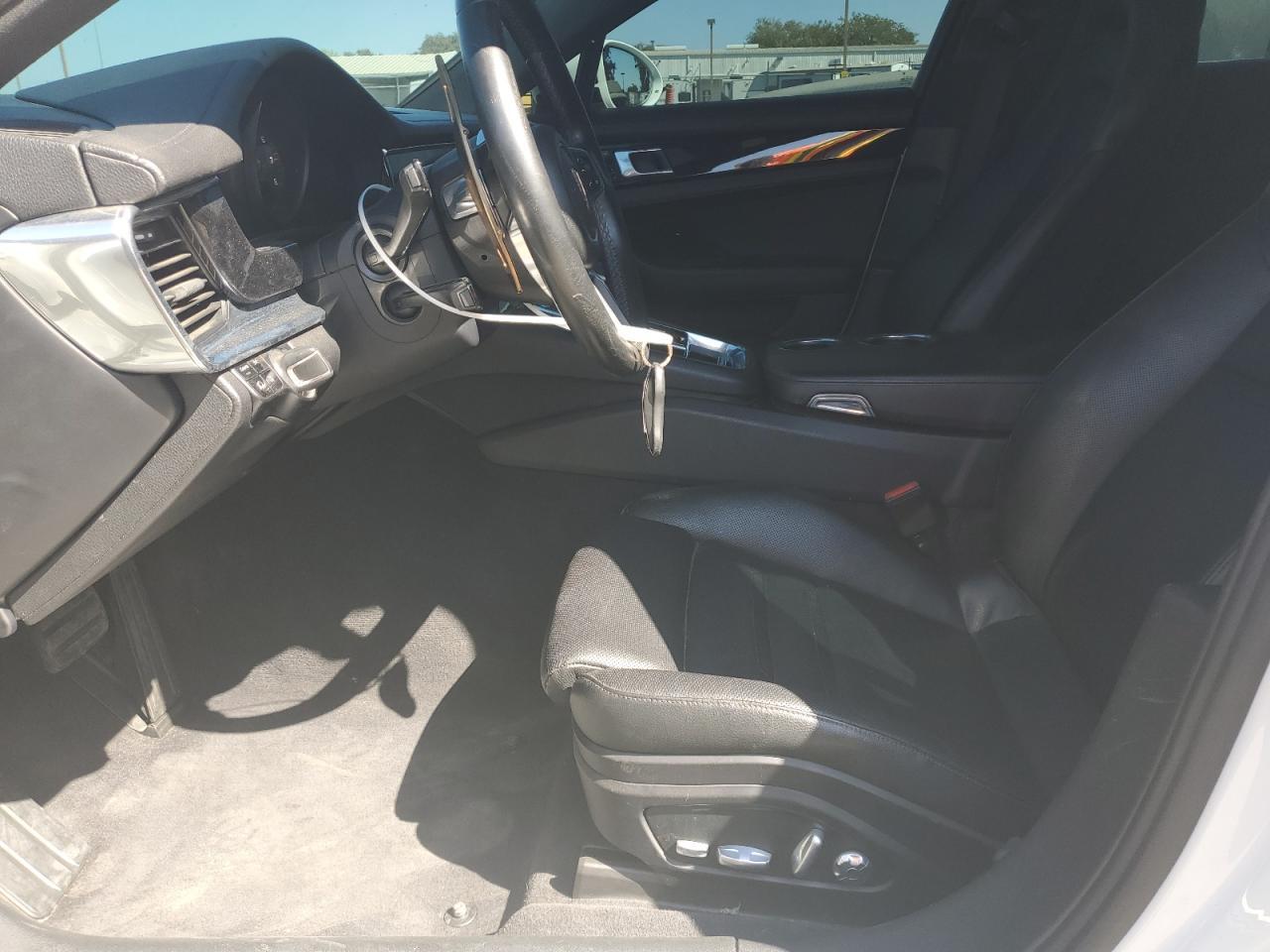 2018 Porsche Panamera 4 - Image 7