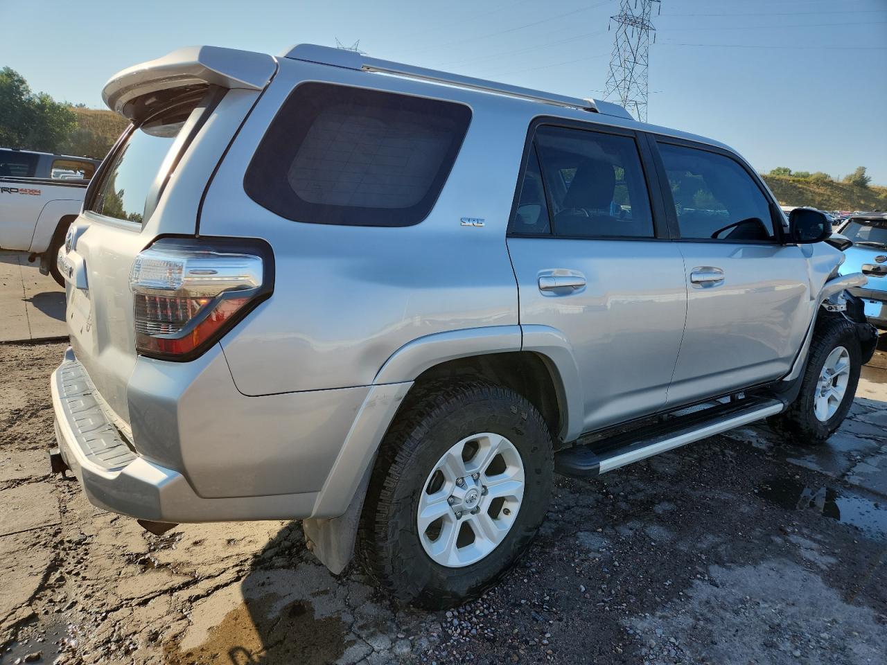 2016 Toyota 4Runner Sr5/Sr5 Premium - Image 3