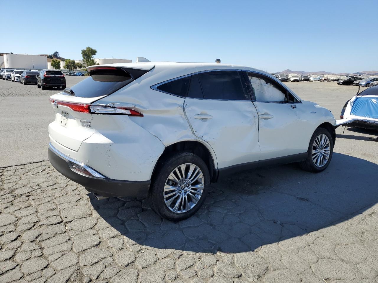 2021 Toyota Venza Le - Фото 3