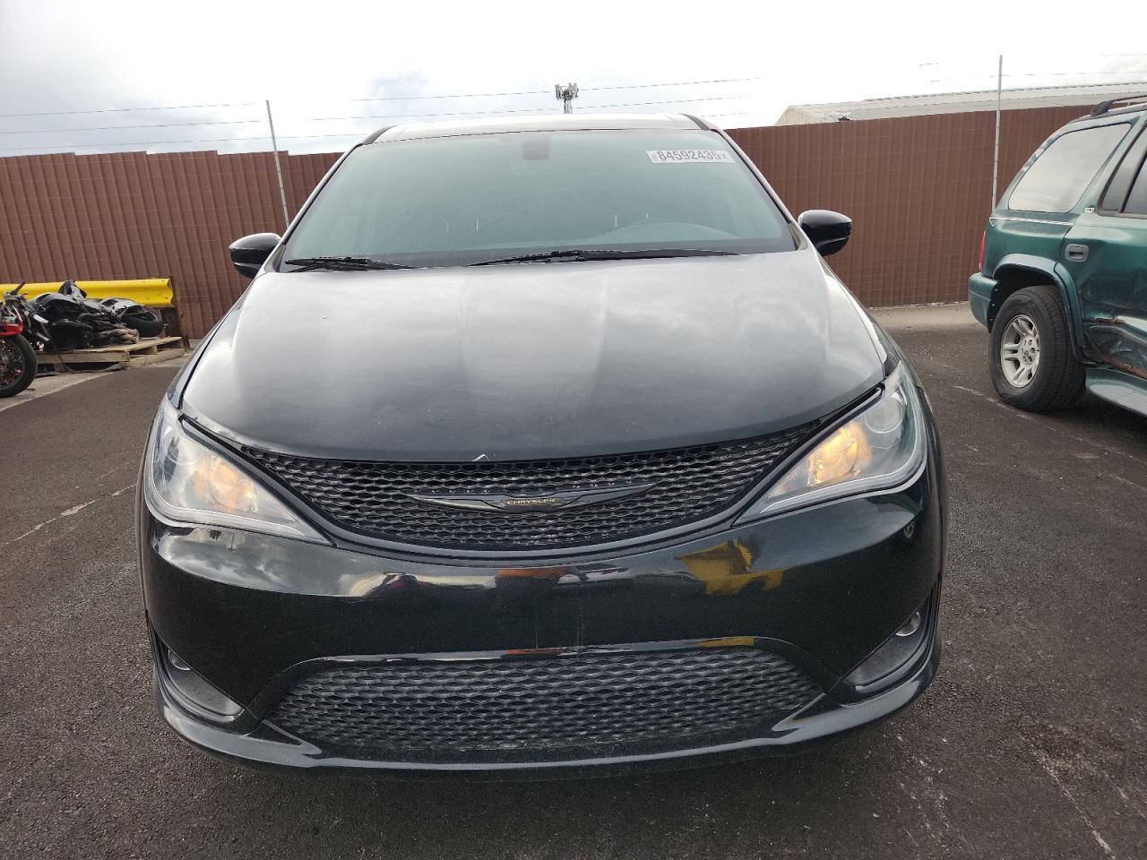 2020 Chrysler Pacifica Touring - Фото 5